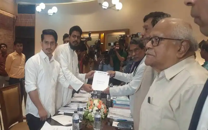নাগরিক পার্টির সদস্যরা মৌলিক সংস্কার প্রস্তাবের পত্র প্রদান করছেন. Channel i News - চ্যানেল আই নিউজ