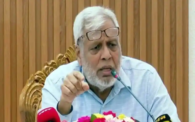 জ্বালানি উপদেষ্টা গ্যাস সংকটের বিষয়ে বক্তব্য দিচ্ছেন. Channel i News - চ্যানেল আই নিউজ