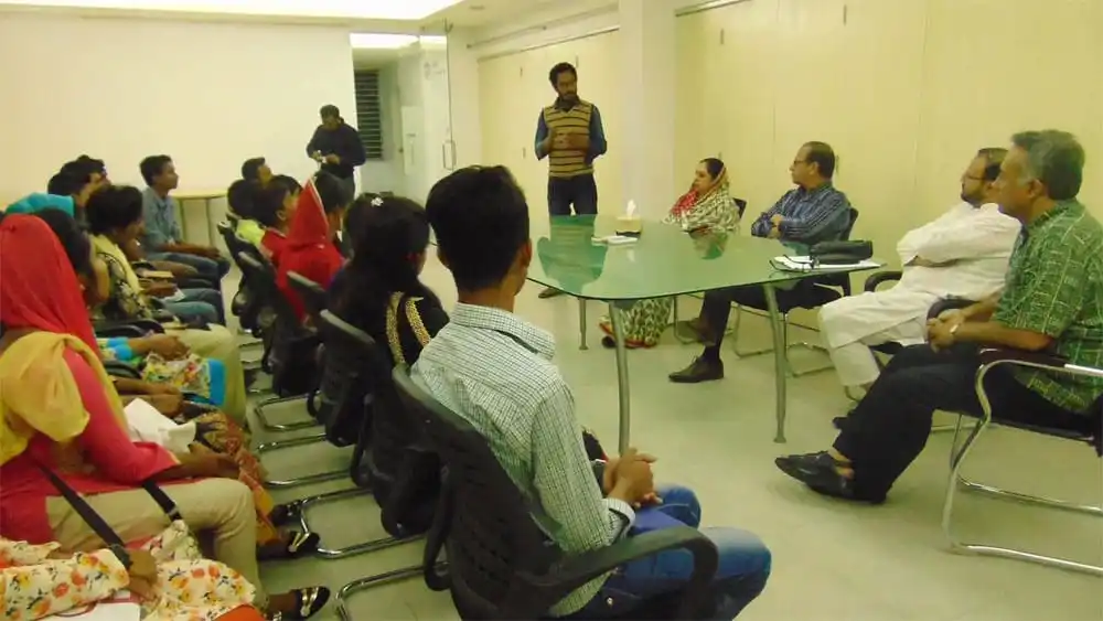 নৈশ বিদ্যালয় বিষয়ক আলোচনা চলমান, শিক্ষার্থীরা উপস্থিত. Channel i News - চ্যানেল আই নিউজ