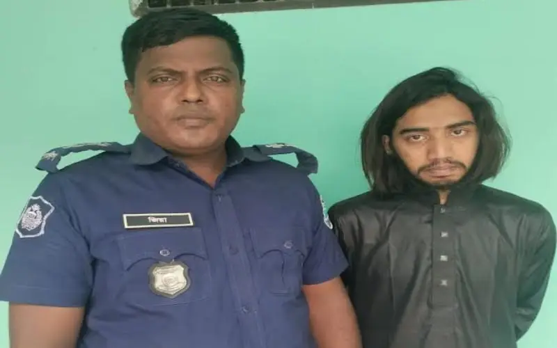 নিরাপত্তা বাহিনীর সদস্য ও সন্দেহভাজন ব্যক্তি ছবি. Channel i News - চ্যানেল আই নিউজ