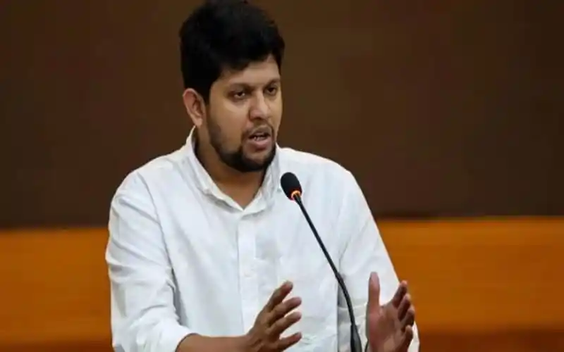 তথ্য উপদেষ্টা বাংলাদেশের রাজনীতি নিয়ে বক্তব্য দিচ্ছেন. Channel i News - চ্যানেল আই নিউজ