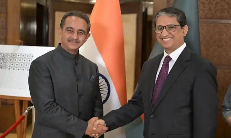 বাংলাদেশ ও ভারতের প্রতিনিধিরা স্বাধীনতা দিবস উদযাপন করছেন. Channel i News - চ্যানেল আই নিউজ