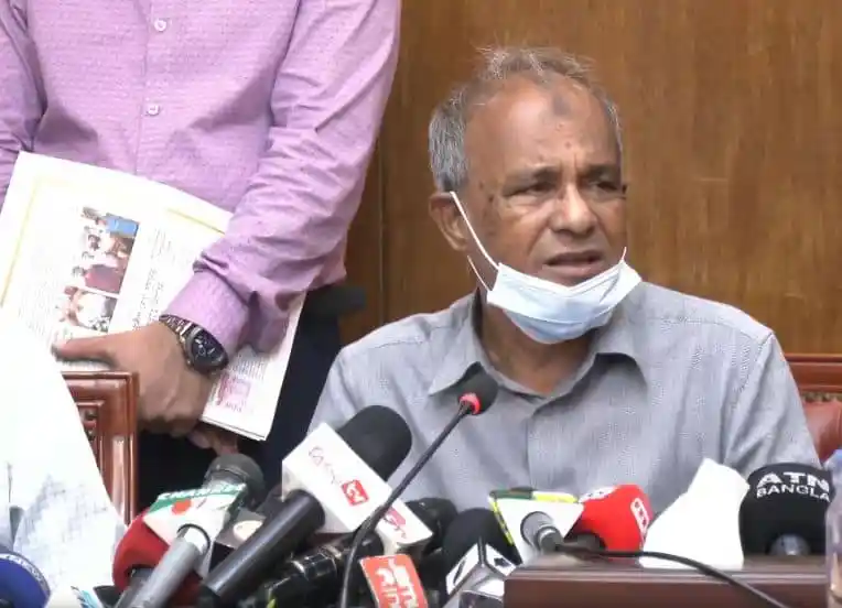 স্বরাষ্ট্র উপদেষ্টার গুলির ম্যাগাজিন বিষয়ে প্রতিক্রিয়া. Channel i News - চ্যানেল আই নিউজ