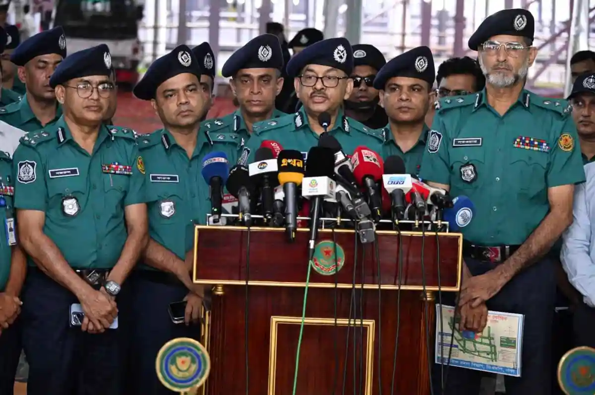ঢাকা মহানগর পুলিশের ৭৫০ পেট্রোল টিমের নিরাপত্তা কার্যক্রমের ছবি. Channel i News - চ্যানেল আই নিউজ