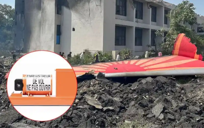বিমান বিধ্বস্তের স্থান, ধ্বংসাবশেষ ও উদ্ধার কাজের দৃশ্য. Channel i News - চ্যানেল আই নিউজ