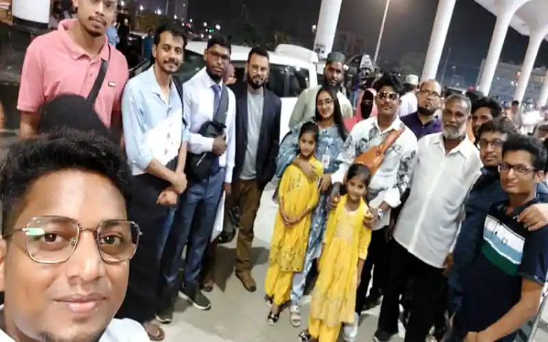 জলন্ত বিমানবন্দরে তুরস্কে পাঠানো ৭ জনের ছবি, সবাই হাসছে. Channel i News - চ্যানেল আই নিউজ