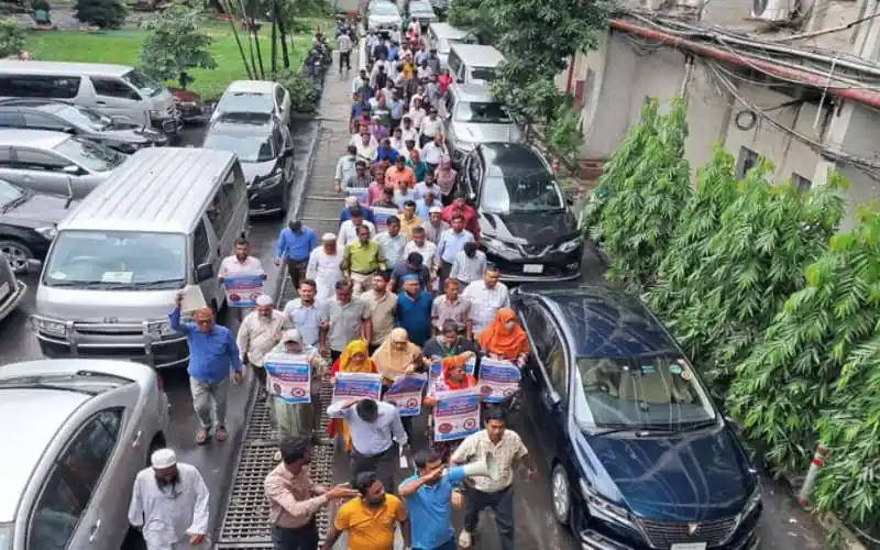 সরকারি চাকরি সংশোধন অধ্যাদেশ বাতিলের দাবিতে বিক্ষোভকারীরা সচিবালয়ে. Channel i News - চ্যানেল আই নিউজ