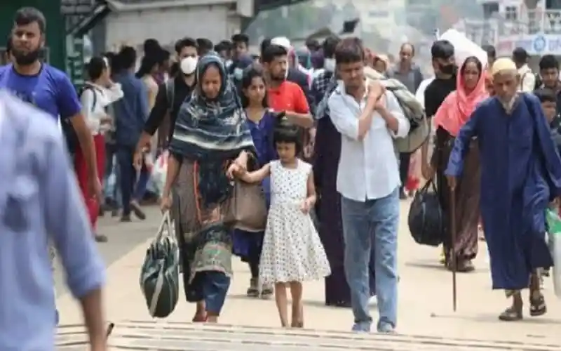 ঈদের ছুটি শেষে রাজধানীতে ফিরছে মানুষ, চাপ বাড়ছে শুক্রবারে. Channel i News - চ্যানেল আই নিউজ
