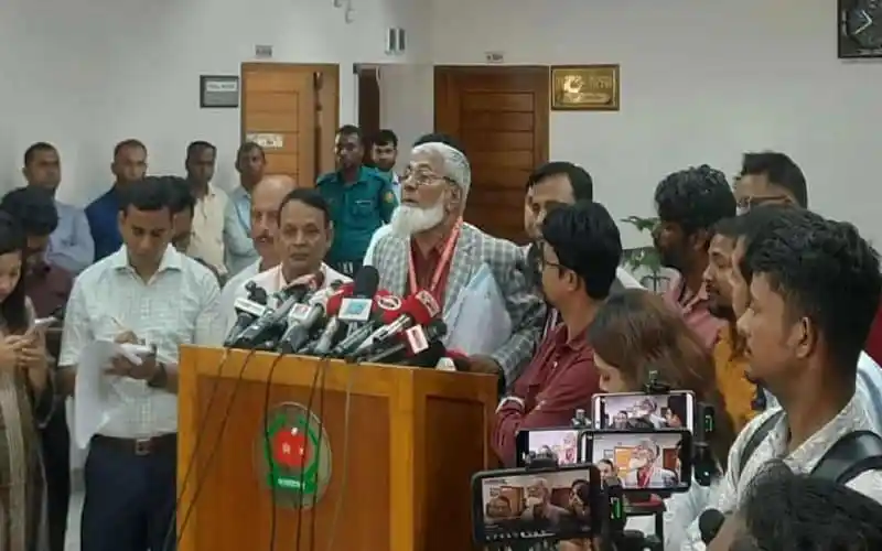 শেখ হাসিনাসহ ১৯ জনের বিরুদ্ধে মামলা ঘোষণা করেন বিএনপি নেতা. Channel i News - চ্যানেল আই নিউজ