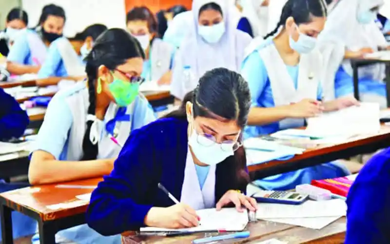 বিভিন্ন শিক্ষার্থী পরীক্ষার জন্য প্রস্তুতি নিচ্ছে. Channel i News - চ্যানেল আই নিউজ