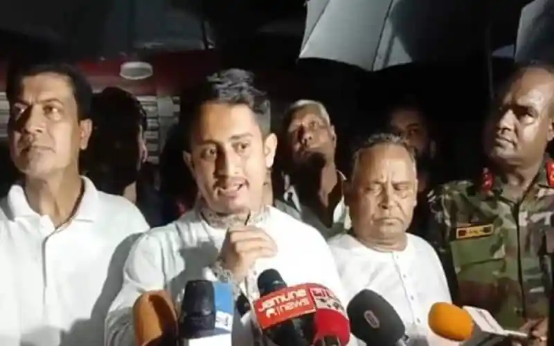 সার্জিসের বক্তব্যের সময় বিভিন্ন ব্যক্তি উপস্থিত. Channel i News - চ্যানেল আই নিউজ