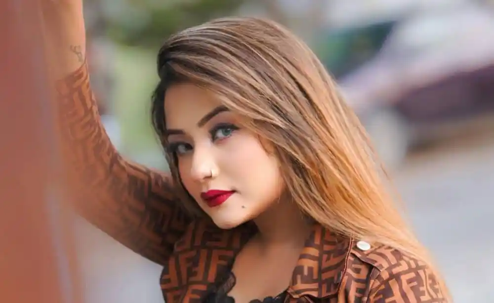 চিত্রনায়িকা তানিন সুবাহের সুন্দর ছবি, চোখে চোখে তাকানো. Channel i News - চ্যানেল আই নিউজ
