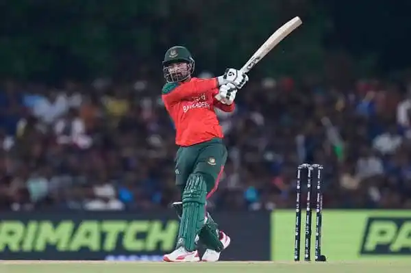 বাংলাদেশের লিটন দাস ব্যাটিং করে ক্রিকেট ম্যাচে. Channel i News - চ্যানেল আই নিউজ