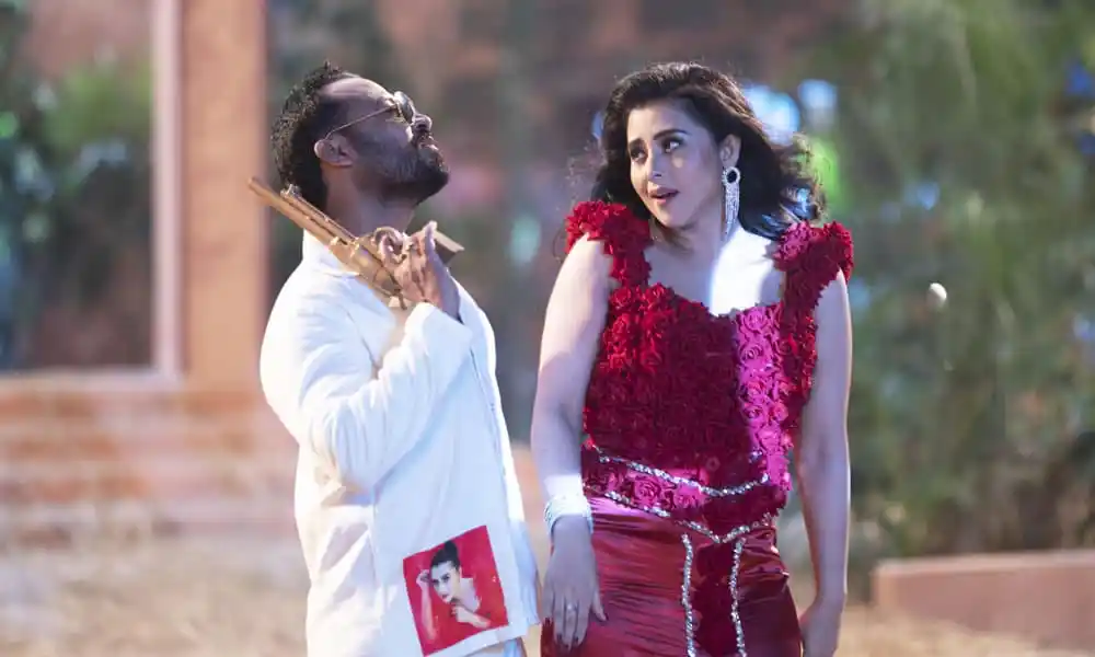 বাংলাদেশের নাটকীয় দৃশ্যের একটি ছবি, দুই অভিনেতা কথোপকথন করছে. Channel i News - চ্যানেল আই নিউজ