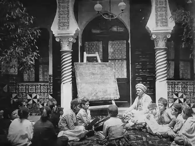 বাংলাদেশে শিক্ষকদের সম্মান প্রদর্শনের ঐতিহ্যবাহী দৃশ্য. Channel i News - চ্যানেল আই নিউজ