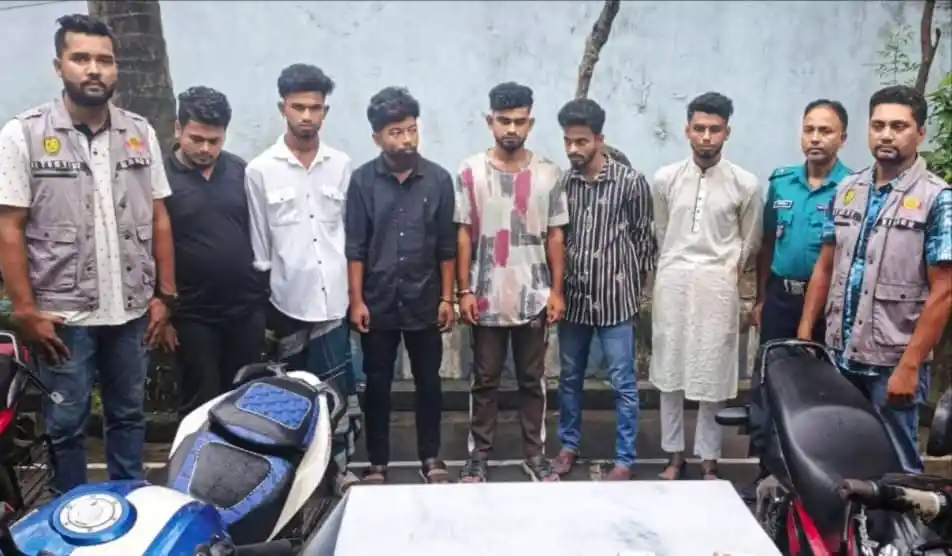 তেজগাঁওয়ে ডাকাতির ১ লাখ ৩০ হাজার রিয়ালসহ গ্রেপ্তার ৬. Channel i News - চ্যানেল আই নিউজ