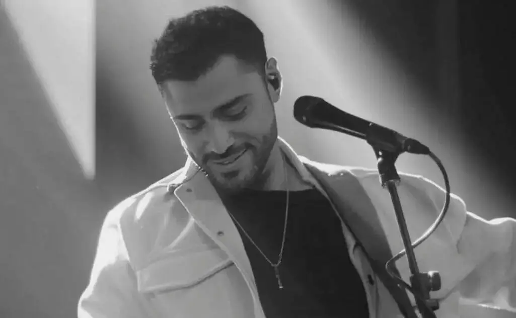 নায়ক জসীমের ছেলে ও ব্যান্ড শিল্পী রাতুলের ছবি, সঙ্গীত পরিবেশনা করছেন. Channel i News - চ্যানেল আই নিউজ