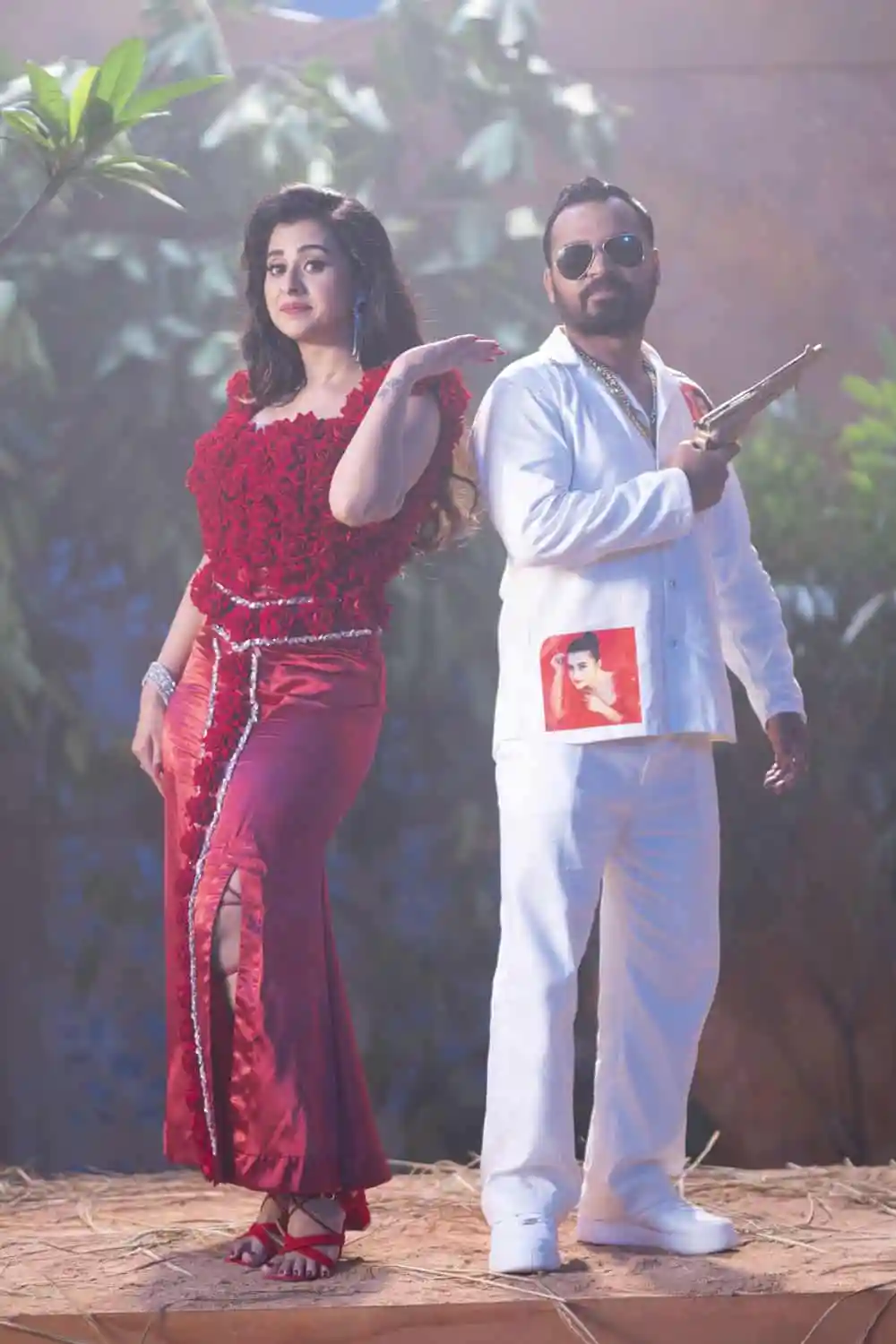 চ্যানেল আই অনলাইন এর জন্য ছবি, যেখানে দুইজন ব্যক্তি পারফর্ম করছে. Channel i News - চ্যানেল আই নিউজ