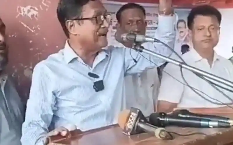 বাংলাদেশের রাজনীতিবিদ ফজলুর রহমান বক্তৃতা দিচ্ছেন. Channel i News - চ্যানেল আই নিউজ