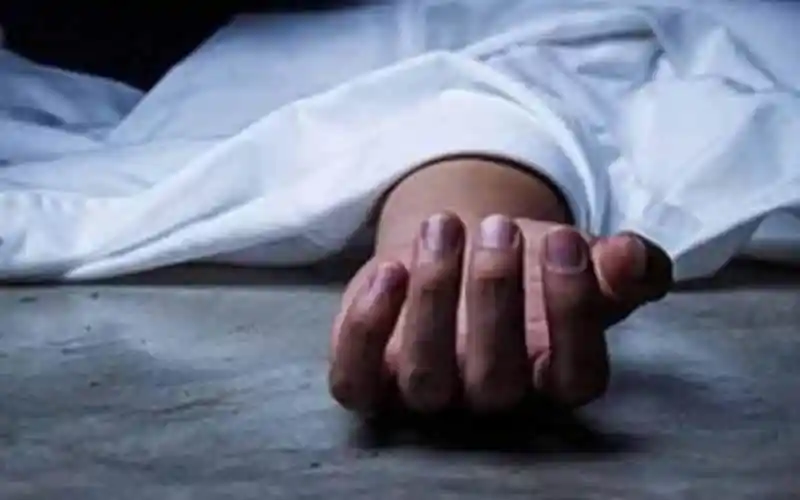 গোঙালগঞ্জে নিহত ২ জনের মরদেহ কবর থেকে তোলা হচ্ছে. Channel i News - চ্যানেল আই নিউজ