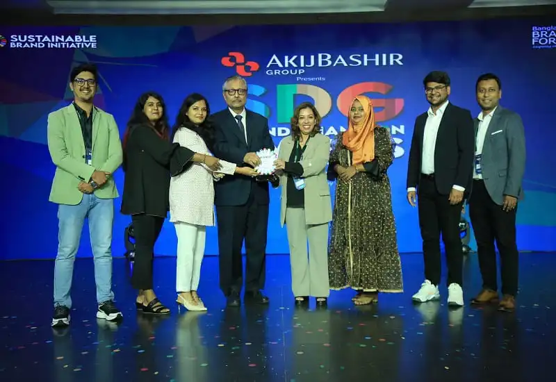 সার্টিফিকেট প্রদান অনুষ্ঠানে অংশগ্রহণকারীরা উপস্থিত. Channel i News - চ্যানেল আই নিউজ