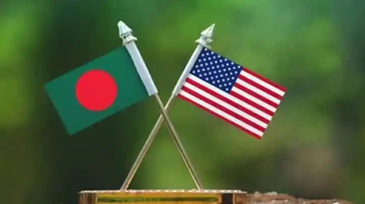 বাংলাদেশ ও যুক্তরাষ্ট্রের পতাকা crossed অবস্থানে. Channel i News - চ্যানেল আই নিউজ