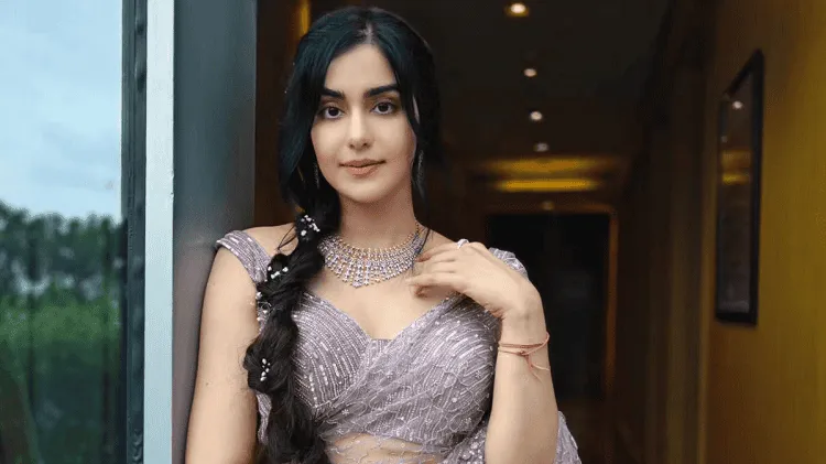 অভিনেত্রী শুটিং সেটে আহত হওয়ার খবরের সাথে সম্পর্কিত ছবি. Channel i News - চ্যানেল আই নিউজ