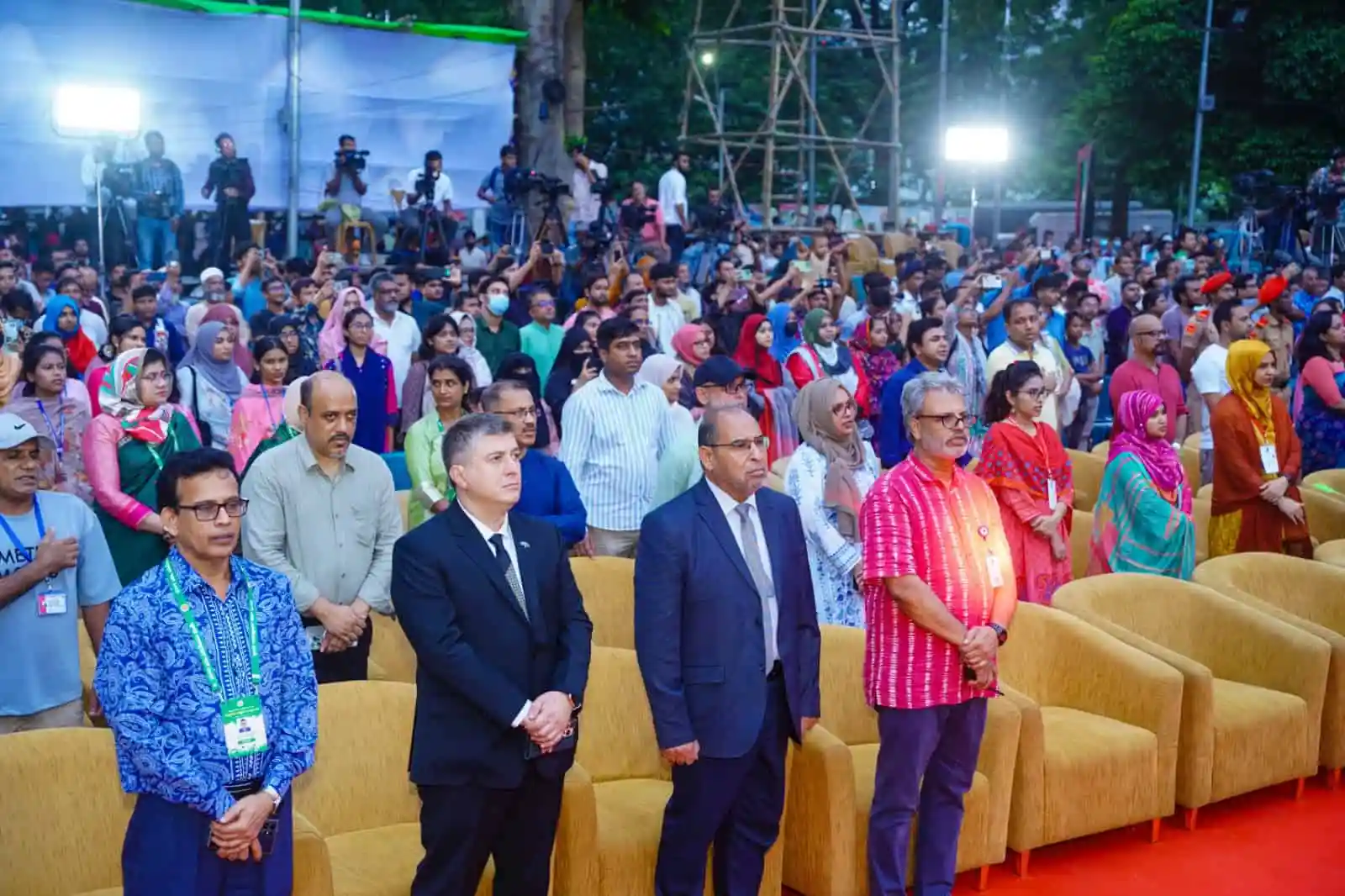 তথ্যচিত্র-গান-স্মৃতিচারণ ও ড্রোন প্রদর্শনীতে অংশগ্রহণকারীরা উপস্থিত. Channel i News - চ্যানেল আই নিউজ