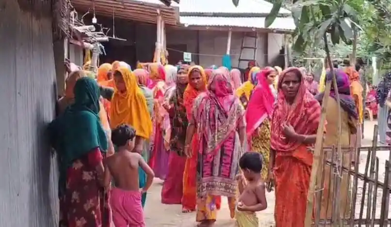 গাইবান্ধায় দুই স্থানে মরদেহ উদ্ধার, স্থানীয়রা দেখছেন. Channel i News - চ্যানেল আই নিউজ