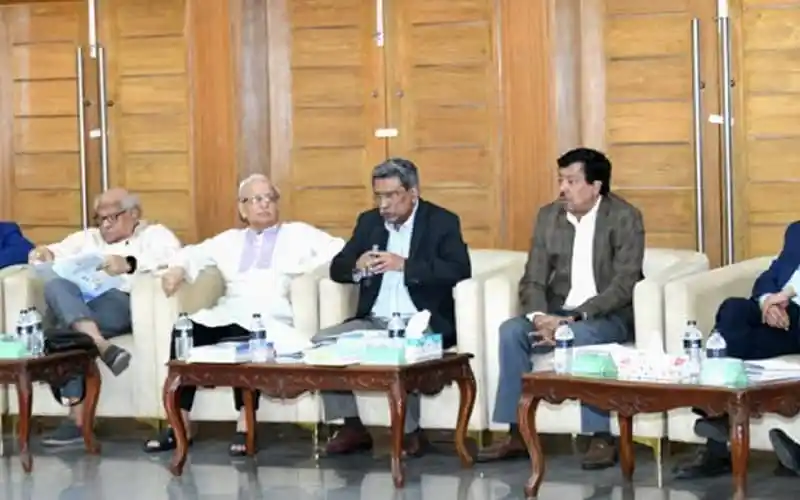 নেতৃবৃন্দের আলোচনা সভা, যেখানে বিভিন্ন রাজনৈতিক নেতা উপস্থিত. Channel i News - চ্যানেল আই নিউজ