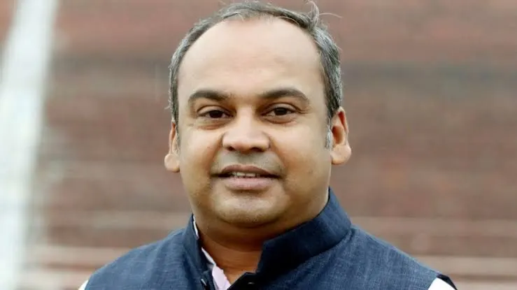 সাবেক এমপি দুর্জয়ের ছবি, হাস্যোজ্জ্বল মুখের ছবি।. Channel i News - চ্যানেল আই নিউজ