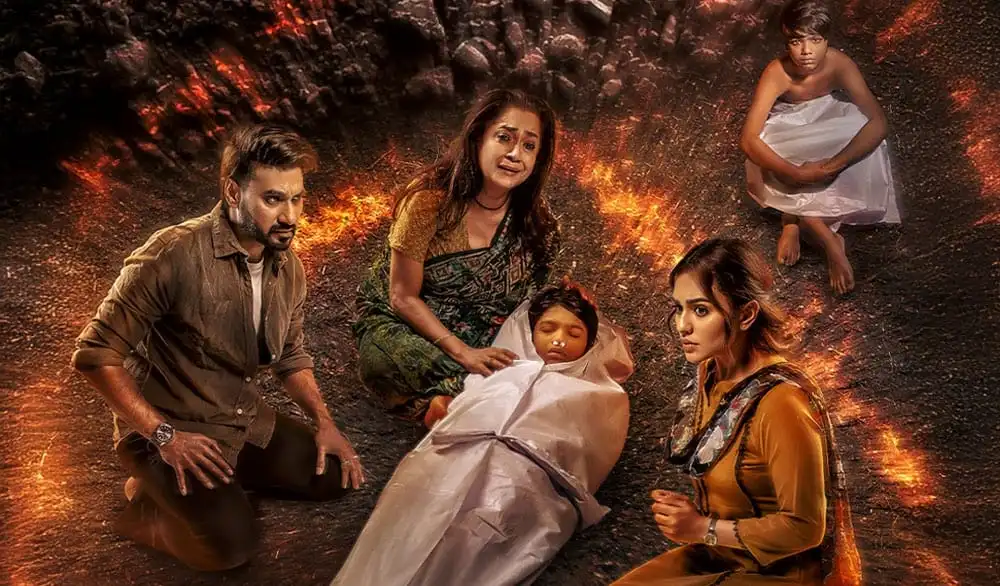জ্বীন ৩ সিনেমার দৃশ্য, চারজন মানুষ ও এক শিশুর ছবি. Channel i News - চ্যানেল আই নিউজ