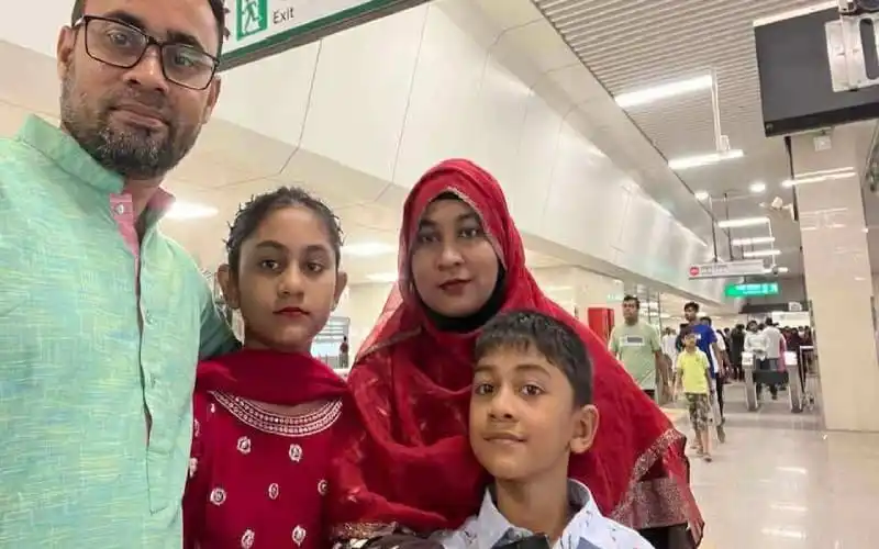বিমান দুর্ঘটনায় আহত পরিবারের সদস্যরা বিমানবন্দরে অপেক্ষা করছেন. Channel i News - চ্যানেল আই নিউজ