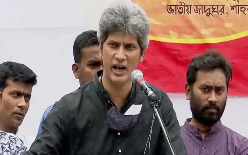 জোনায়েদ সাকি বক্তৃতা দিচ্ছেন, পাশে অন্যরা উপস্থিত. Channel i News - চ্যানেল আই নিউজ