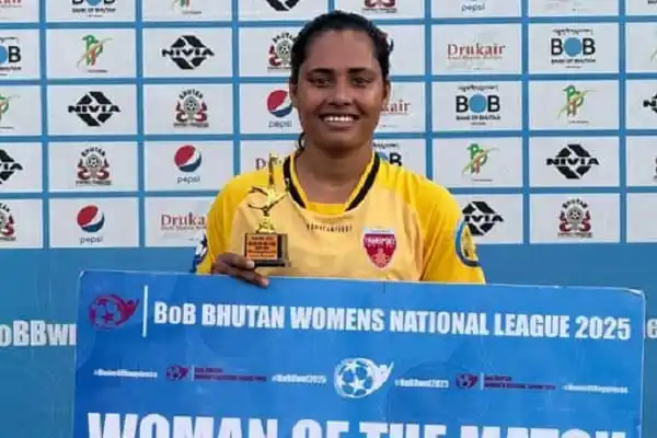 ভুটানের লিগে ৫ গোল করে কৃষ্ণা ম্যাচসেরা পুরস্কার গ্রহণ. Channel i News - চ্যানেল আই নিউজ
