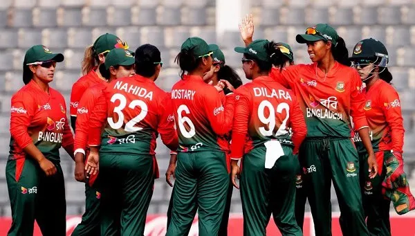 বাংলাদেশ নারী ক্রিকেট দলের খেলোয়াড়রা মাঠে একত্রিত. Channel i News - চ্যানেল আই নিউজ