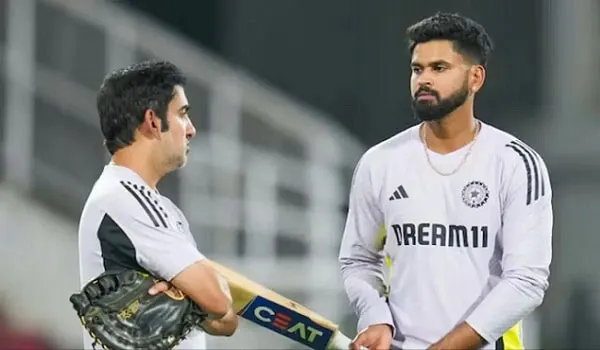 বাংলাদেশ ক্রিকেটার শাকিব আল হাসান ও সাকিব আল হাসান আলোচনা করছেন. Channel i News - চ্যানেল আই নিউজ