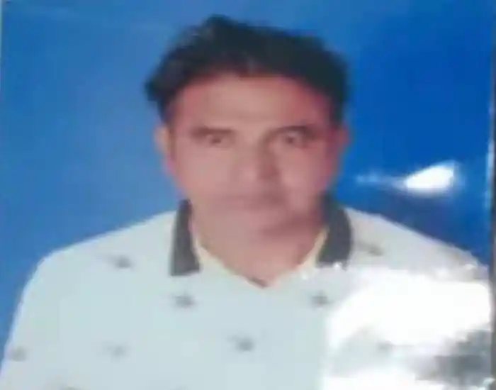 অপহরণের শিকার ব্যবসায়ীর ছবি, অপহরণকারীদের সঙ্গে নয়. Channel i News - চ্যানেল আই নিউজ
