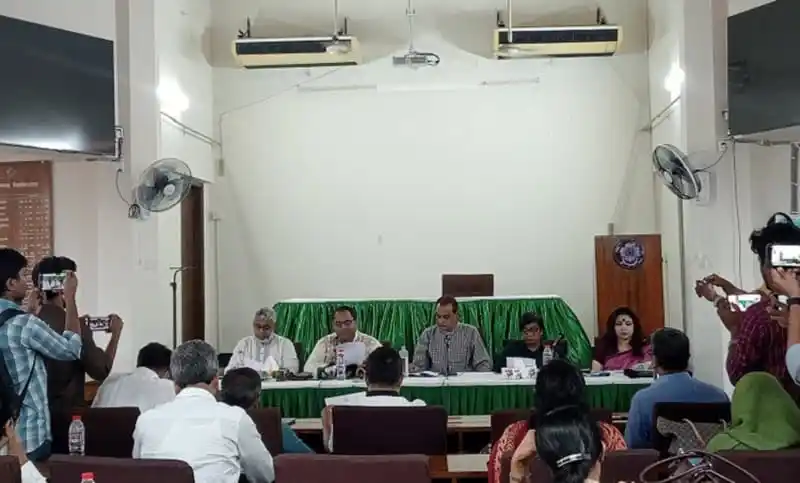 নির্বাচনী তফসিল ঘোষণা অনুষ্ঠানে বক্তারা উপস্থিত. Channel i News - চ্যানেল আই নিউজ