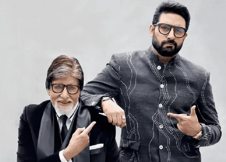 দুই পুরুষ, একজন বৃদ্ধ ও একজন যুবক, একসঙ্গে হাসি-মজা করছেন।. Channel i News - চ্যানেল আই নিউজ