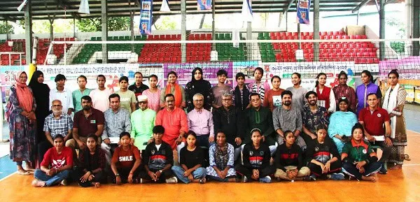 বাংলাদেশের মেয়েদের ভলিবল ক্যাম্পের দল ও কোচদের ছবি. Channel i News - চ্যানেল আই নিউজ