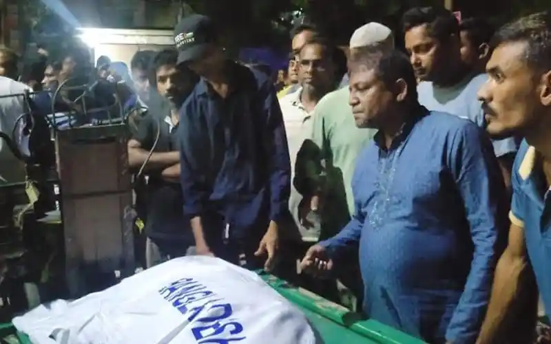 পূর্ব বিরোধের জেরে যুবদল নেতার মরদেহ দাফনের জন্য প্রস্তুতি নিচ্ছেন লোকজন. Channel i News - চ্যানেল আই নিউজ