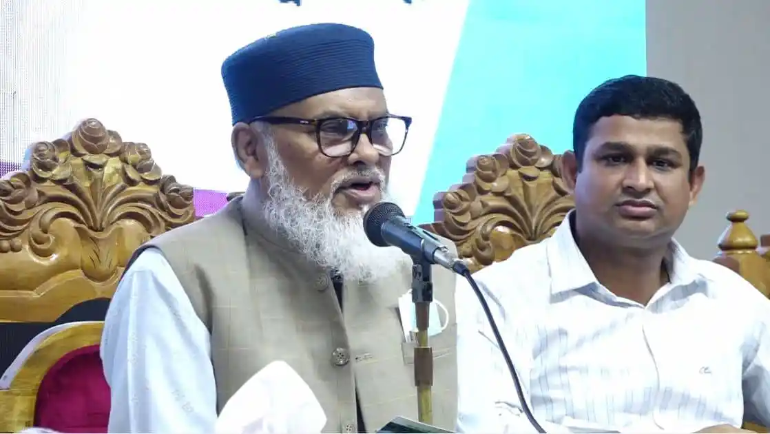 ধর্ম উপদেষ্টা মন্দির-মসজিদ-মাজারে হামলার বিরুদ্ধে বক্তব্য দিচ্ছেন. Channel i News - চ্যানেল আই নিউজ