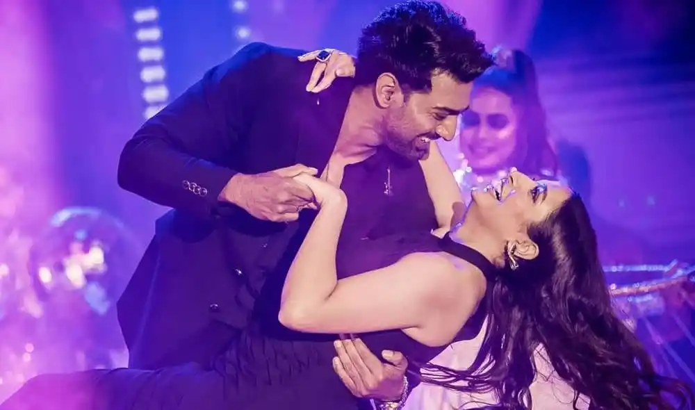দেব-শুভশ্রী নাচের দৃশ্যে রোমান্টিক মুহূর্তে. Channel i News - চ্যানেল আই নিউজ