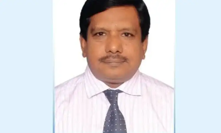 বাংলাদেশের একজন পেশাদার ব্যক্তি, পেশাদার পোশাক পরিহিত. Channel i News - চ্যানেল আই নিউজ