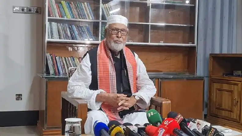 কাদের সিদ্দিকী সাংবাদিকদের প্রশ্নের উত্তর দিচ্ছেন. Channel i News - চ্যানেল আই নিউজ