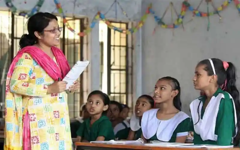 প্রাথমিক শিক্ষকদের জন্য নারী কোটা বাতিলের প্রতিবাদে শিক্ষার্থীদের আলোচনা. Channel i News - চ্যানেল আই নিউজ