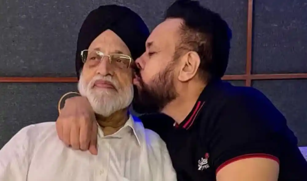 শেখ হাসিনার সঙ্গে সালমানের দেহরক্ষীর কোলাকুলি ও শুভেচ্ছা বিনিময়. Channel i News - চ্যানেল আই নিউজ