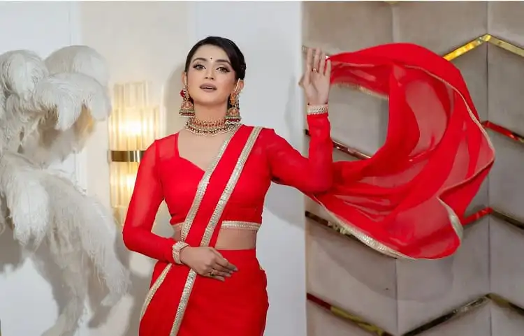 বাংলা পোশাক পরা নারী, চ্যানেল আই অনলাইন সংবাদ portal এর জন্য উপযুক্ত. Channel i News - চ্যানেল আই নিউজ