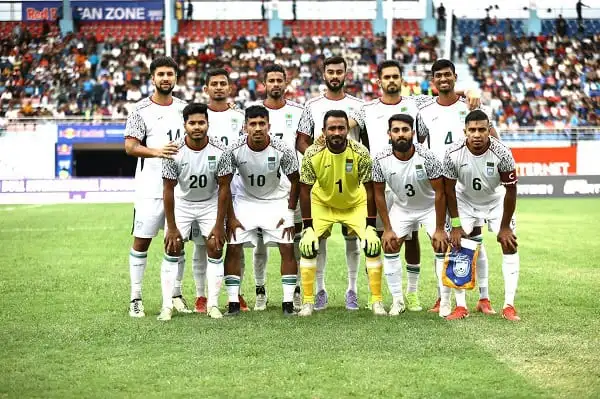 বাংলাদেশ ফুটবল দলের খেলোয়াড়রা মাঠে প্রস্তুত, ম্যাচের জন্য প্রস্তুত. Channel i News - চ্যানেল আই নিউজ